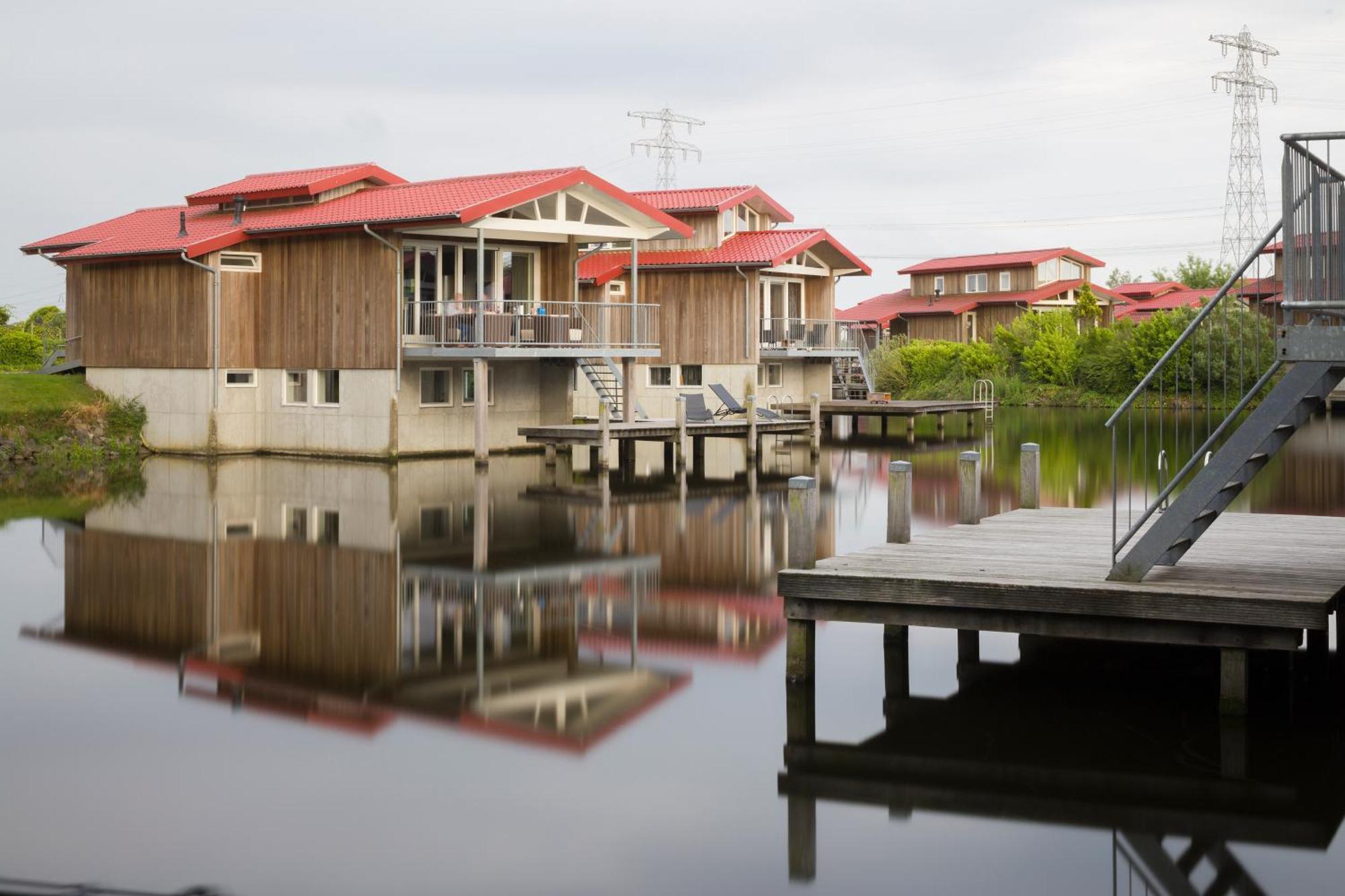 Hotel Summio Waterpark Zwartkruis Noordbergum Esterno foto